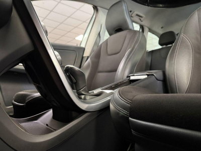 Volvo XC60 D4 AWD Momentum (19)