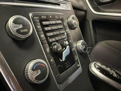 Volvo XC60 D4 AWD Momentum (20)