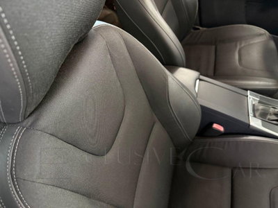 Volvo XC60 D4 AWD Momentum (6)