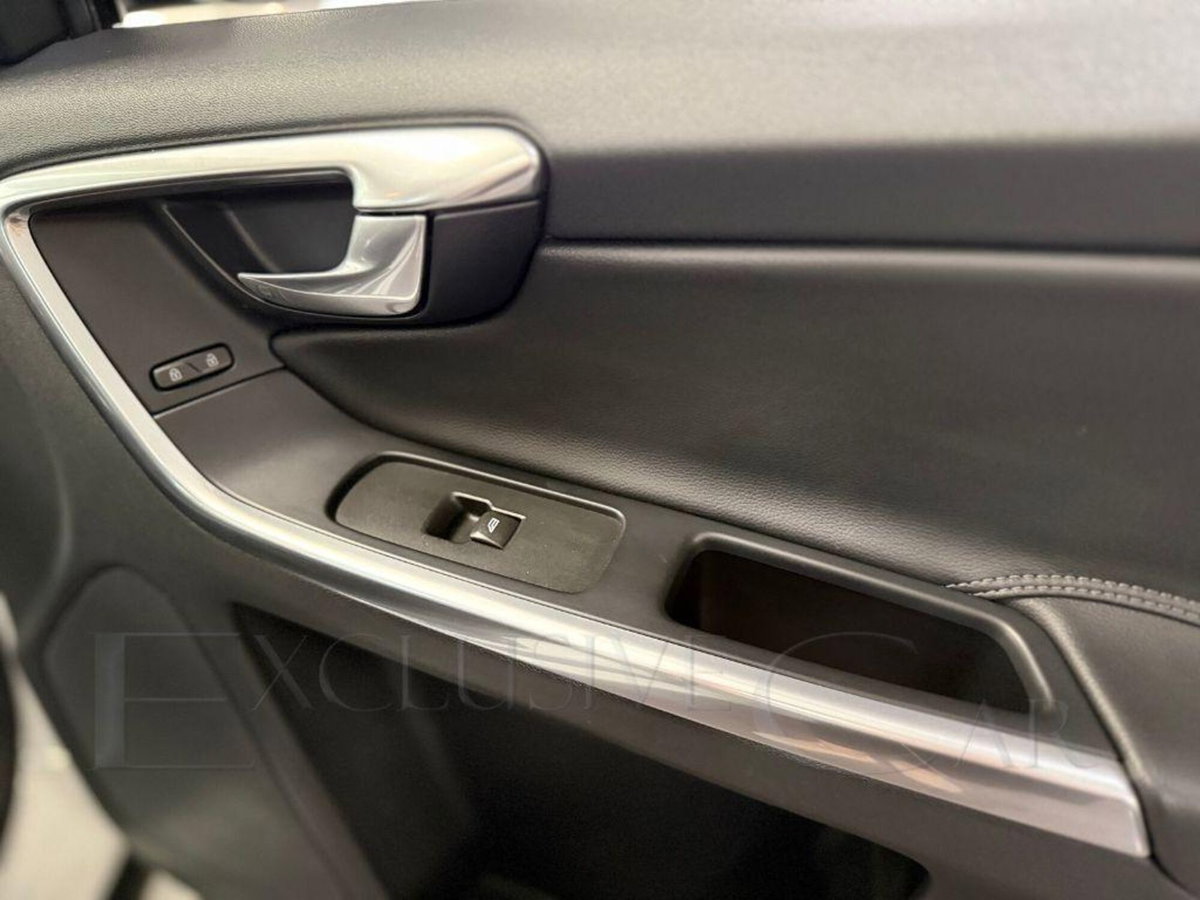 Volvo XC60 D4 AWD Momentum (7)