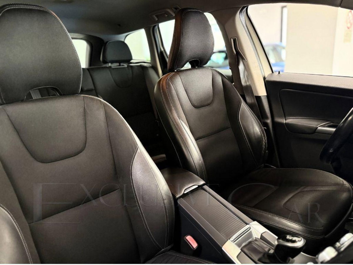 Volvo XC60 D4 AWD Momentum (8)