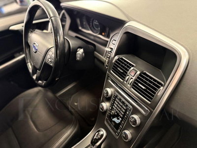Volvo XC60 D4 AWD Momentum (9)