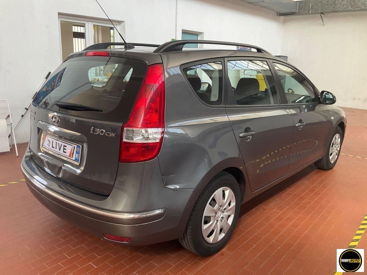 Hyundai i30 Station Wagon 1.6 16V 126CV Active (2)