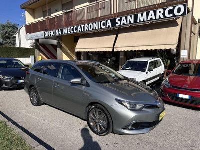 Toyota Auris Station Wagon 1.8 Hybrid Lounge usata