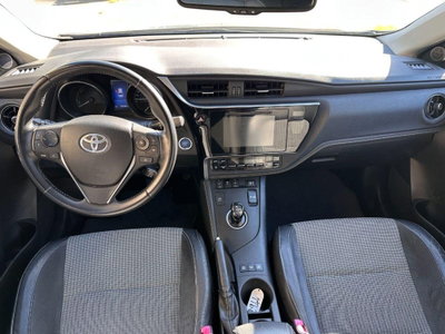 Toyota Auris Station Wagon 1.8 Hybrid Lounge (11)