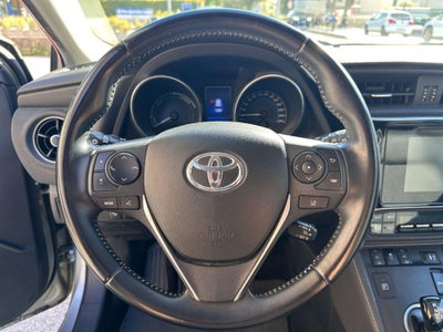 Toyota Auris Station Wagon 1.8 Hybrid Lounge (12)