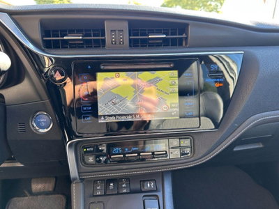 Toyota Auris Station Wagon 1.8 Hybrid Lounge (14)