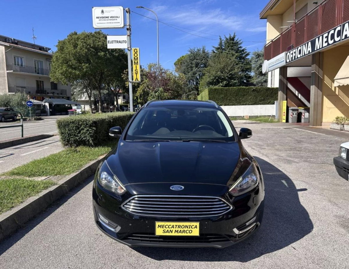 Ford Focus Station Wagon 1.0 EcoBoost 125 CV Start&Stop SW Titanium (2)