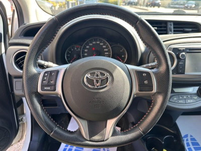 Toyota Yaris 1.D-4D 5 porte Style (11)