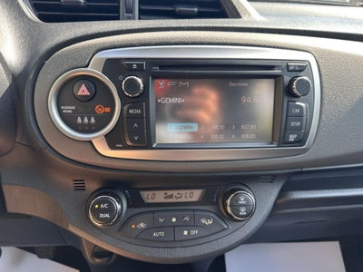 Toyota Yaris 1.D-4D 5 porte Style (13)