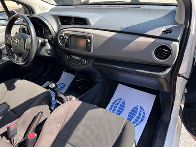 Toyota Yaris 1.D-4D 5 porte Style (15)