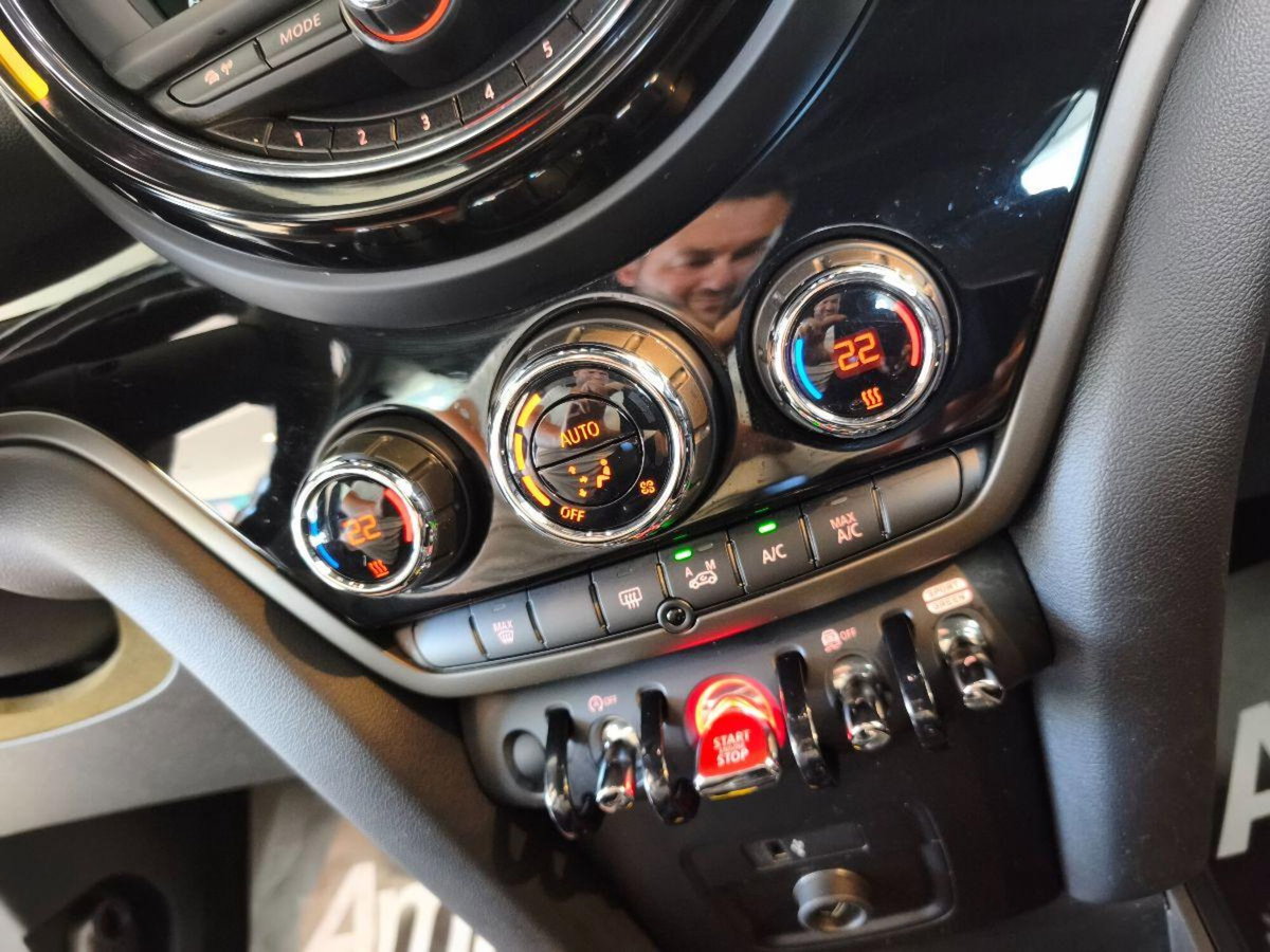 MINI Mini Countryman 2.0 Cooper D Business Countryman (13)
