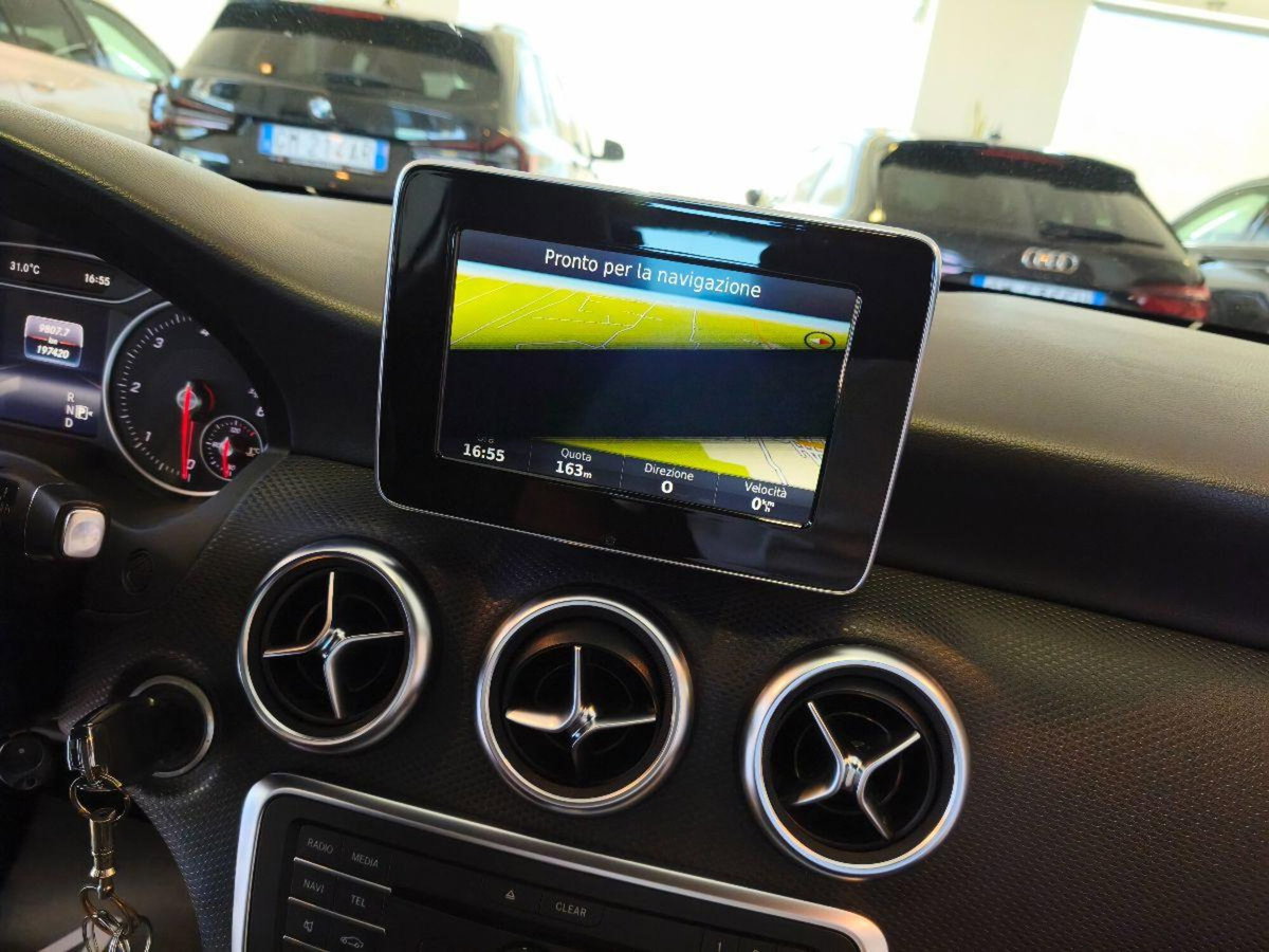 Mercedes-Benz Classe A 180 d Automatic Sport (14)