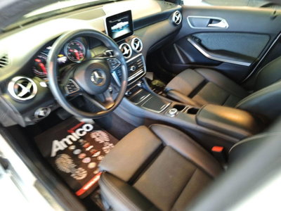 Mercedes-Benz Classe A 180 d Automatic Sport (9)