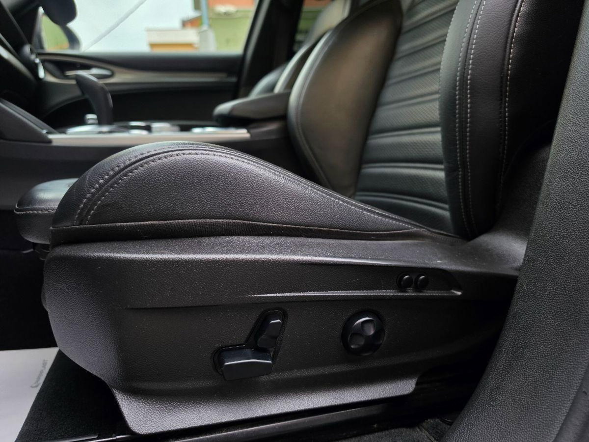 Alfa Romeo Stelvio Stelvio 2.2 Turbodiesel 210 CV AT8 Q4 Veloce Tì (18)