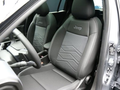 Jeep Avenger 1.2 turbo e-hybrid mhev Summit fwd 110cv edct6 (9)