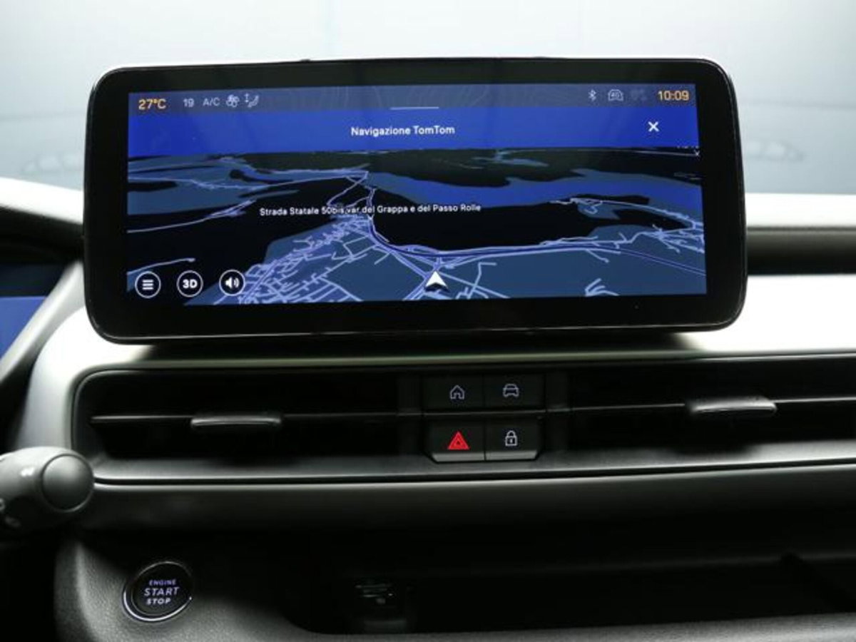 Jeep Avenger 1.2 turbo e-hybrid mhev Summit fwd 110cv edct6 (14)