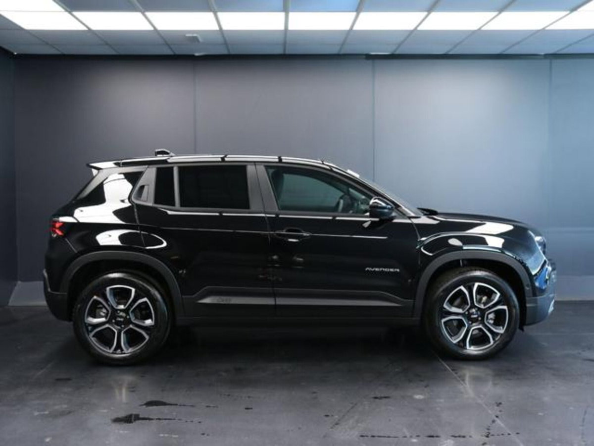 Jeep Avenger 1.2 turbo e-hybrid mhev Summit fwd 110cv edct6 (3)