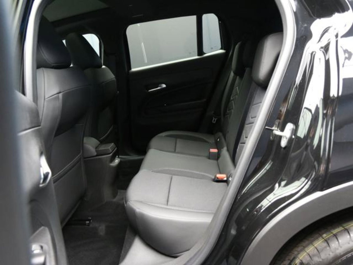 Jeep Avenger 1.2 turbo e-hybrid mhev Summit fwd 110cv edct6 (7)