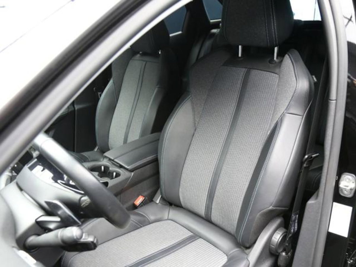 Peugeot 3008 BlueHDi 130 S&S EAT8 Allure Pack (9)