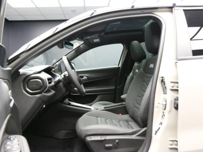 Jeep Avenger 1.2 turbo e-hybrid mhev Overland 4xe 145cv edct6 (9)