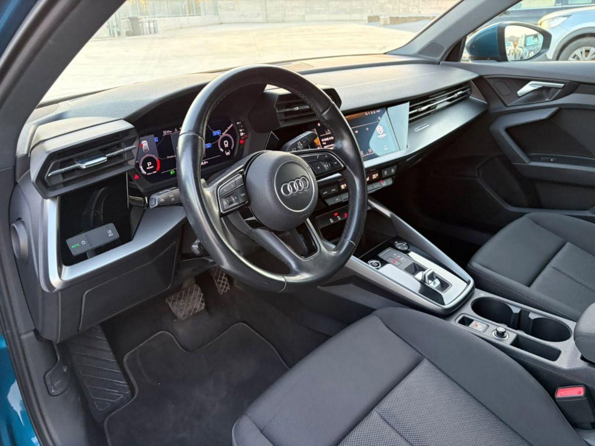 Audi A3 Sportback 2.0 TDI S tronic Business (10)