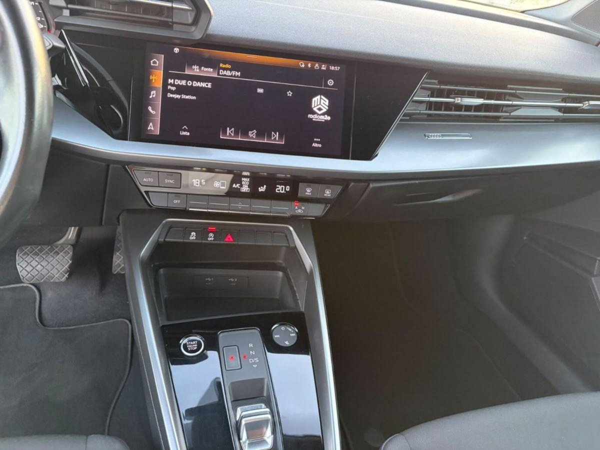 Audi A3 Sportback 2.0 TDI S tronic Business (12)