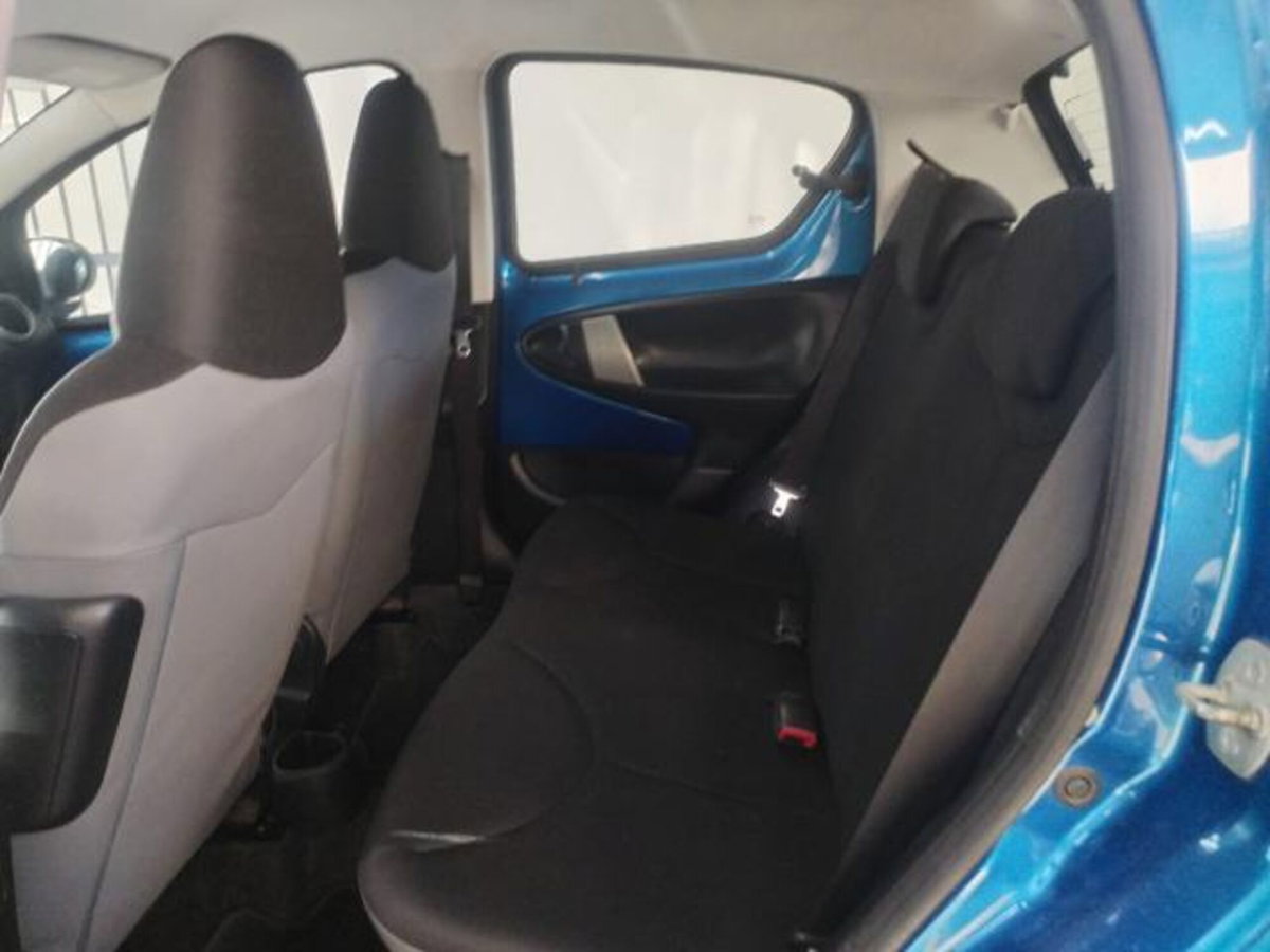 Toyota Aygo 1.0 12V VVT-i 5 porte Active (12)