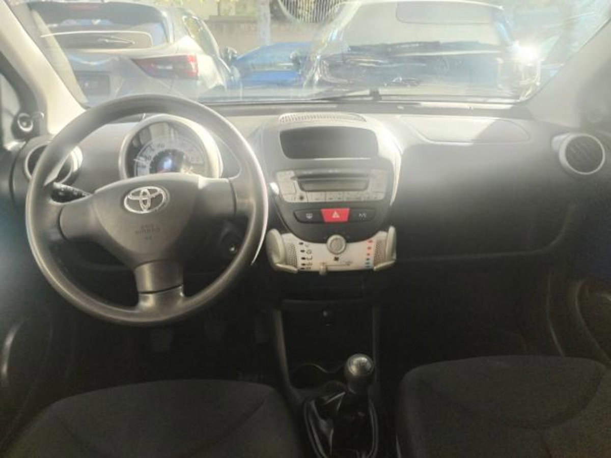 Toyota Aygo 1.0 12V VVT-i 5 porte Active (9)