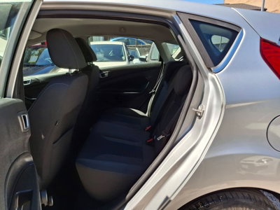 Ford Fiesta 1.5 TDCi 75CV 5 porte Titanium (20)