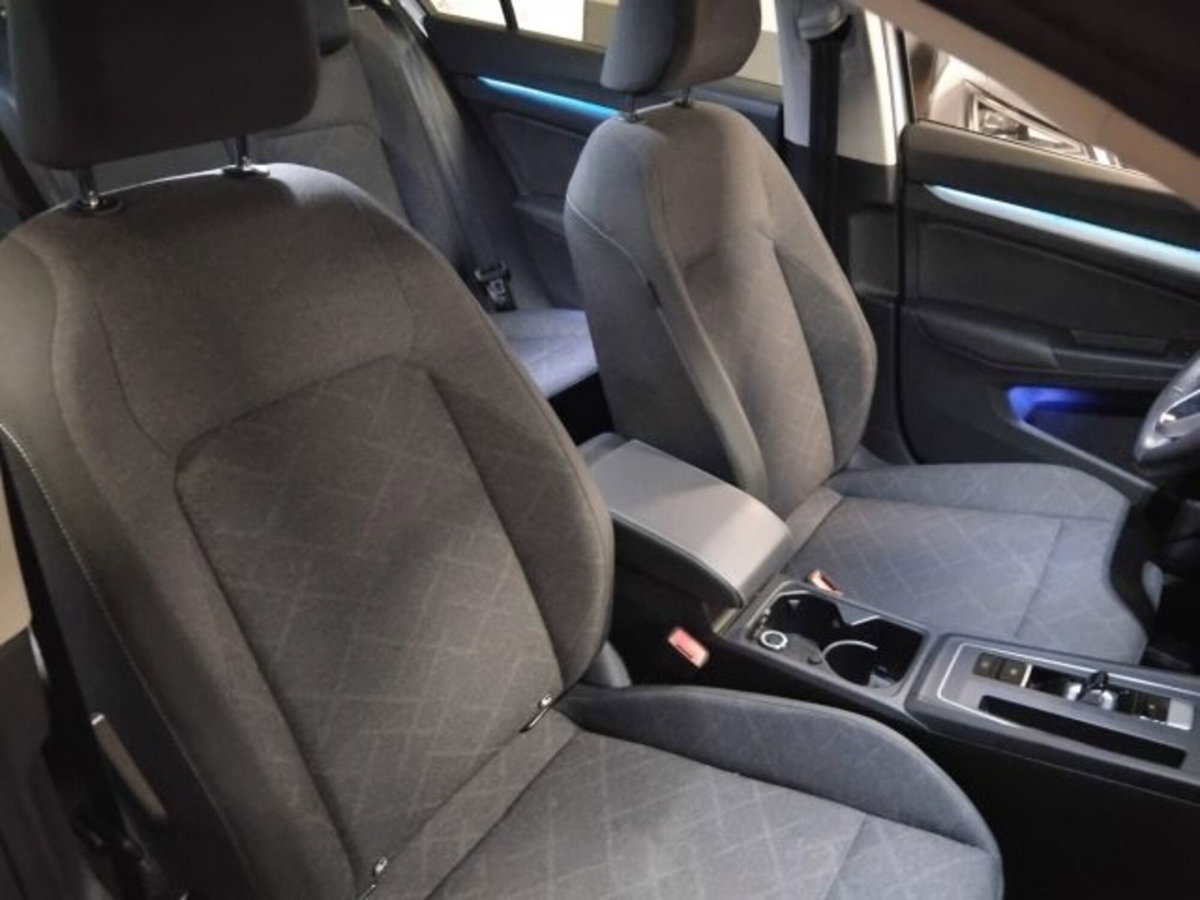 Volkswagen Golf Variant 1.0 eTSI EVO DSG Life (13)