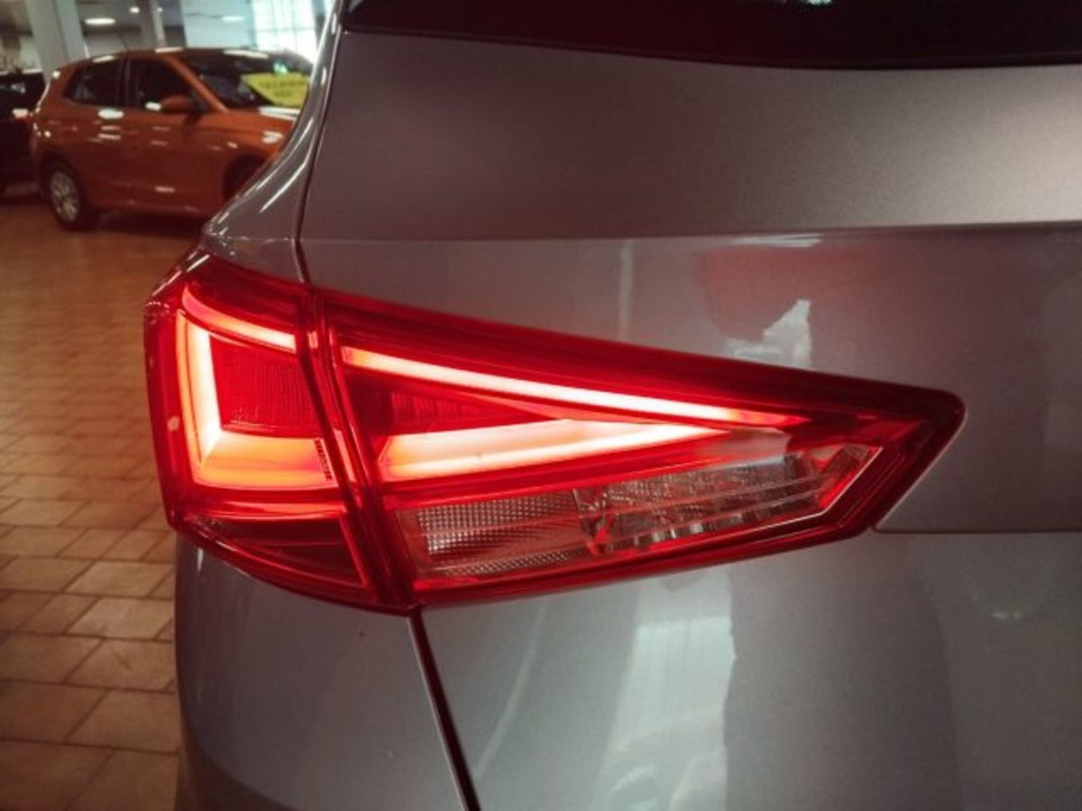 SEAT Arona 1.0 EcoTSI 110 CV DSG FR (8)