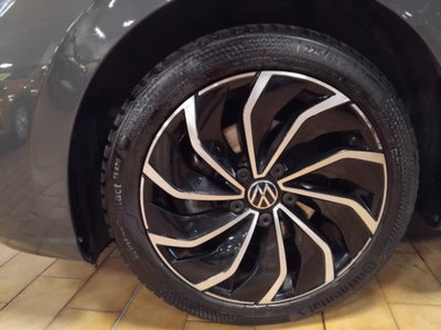 Volkswagen Golf 1.0 eTSI EVO DSG Life (10)