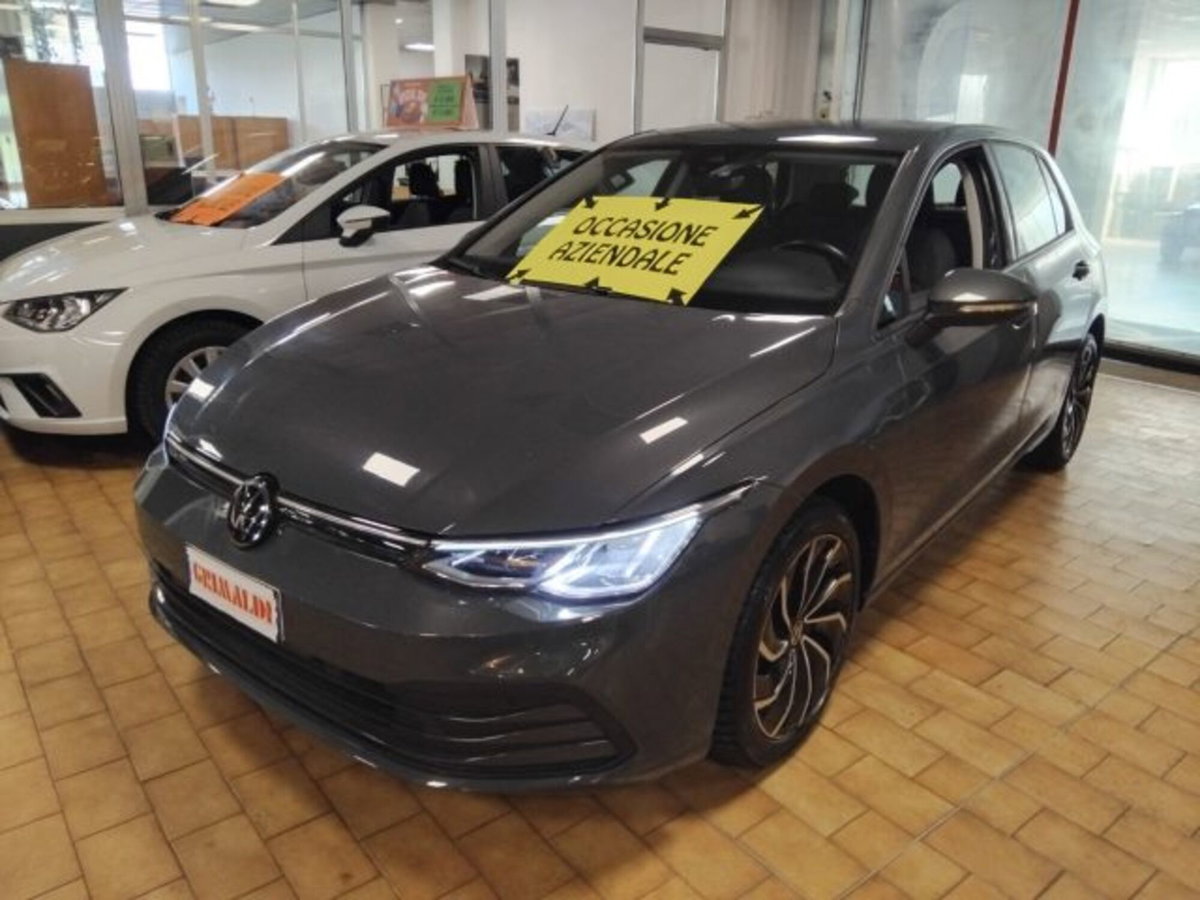 Volkswagen Golf 1.0 eTSI EVO DSG Life (2)