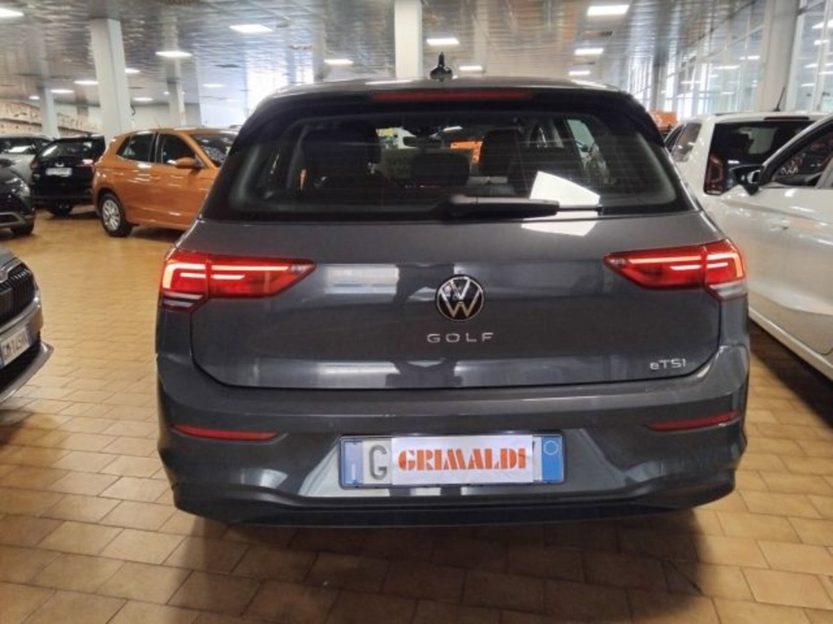 Volkswagen Golf 1.0 eTSI EVO DSG Life (6)