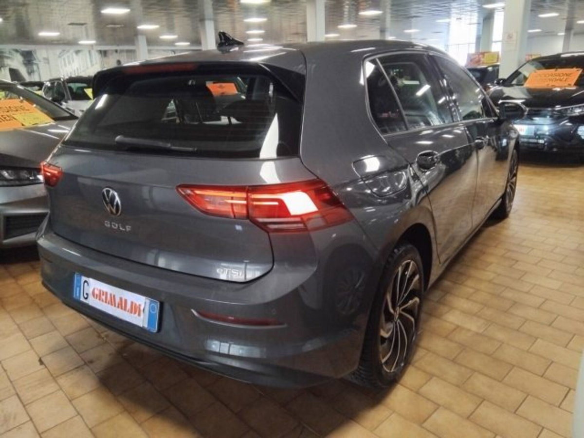 Volkswagen Golf 1.0 eTSI EVO DSG Life (8)
