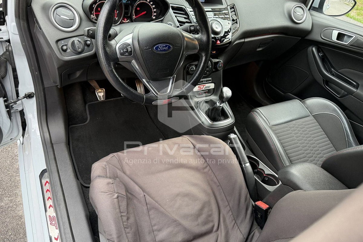 Ford Fiesta 1.6 200CV 3 porte ST 200 (11)
