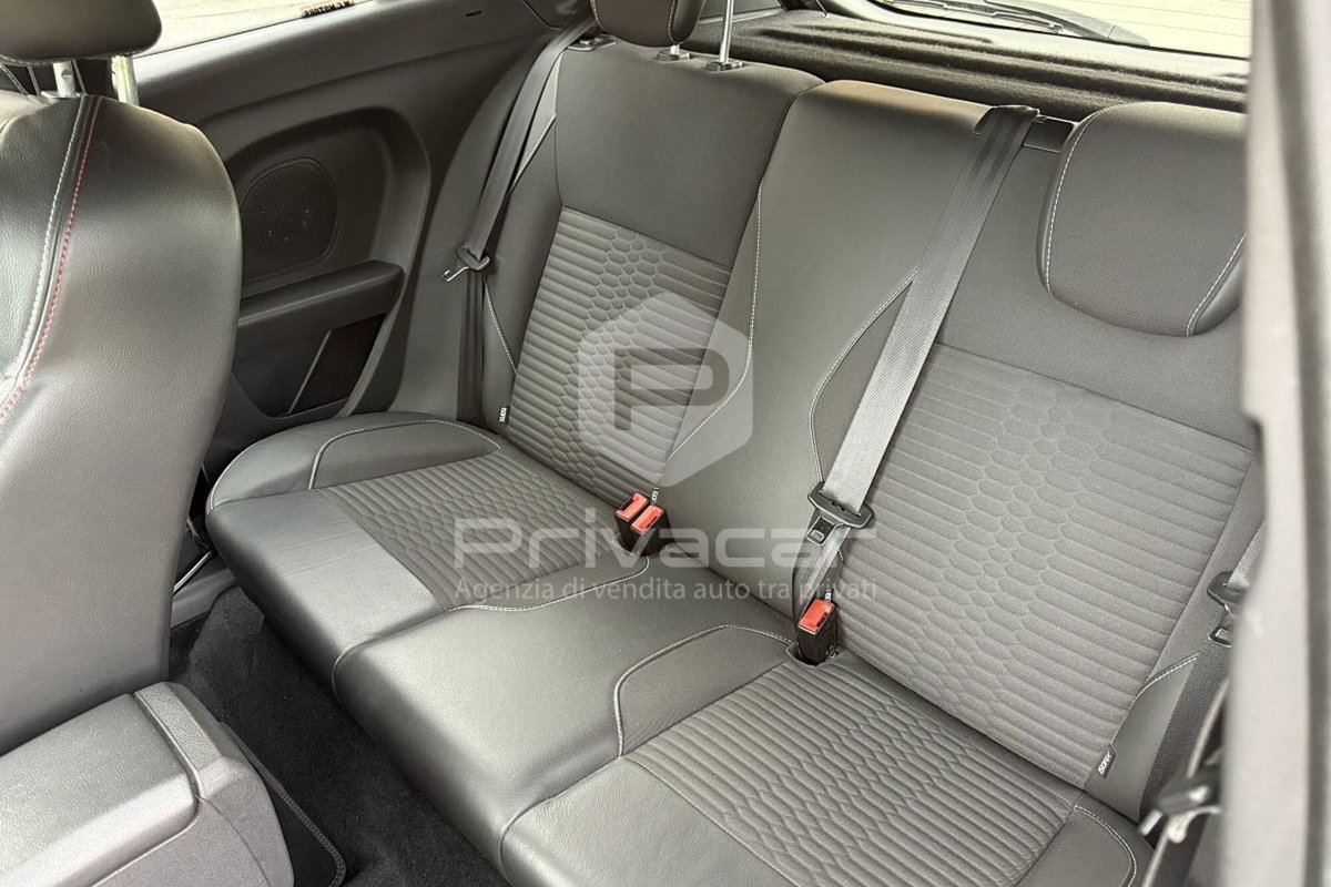 Ford Fiesta 1.6 200CV 3 porte ST 200 (13)