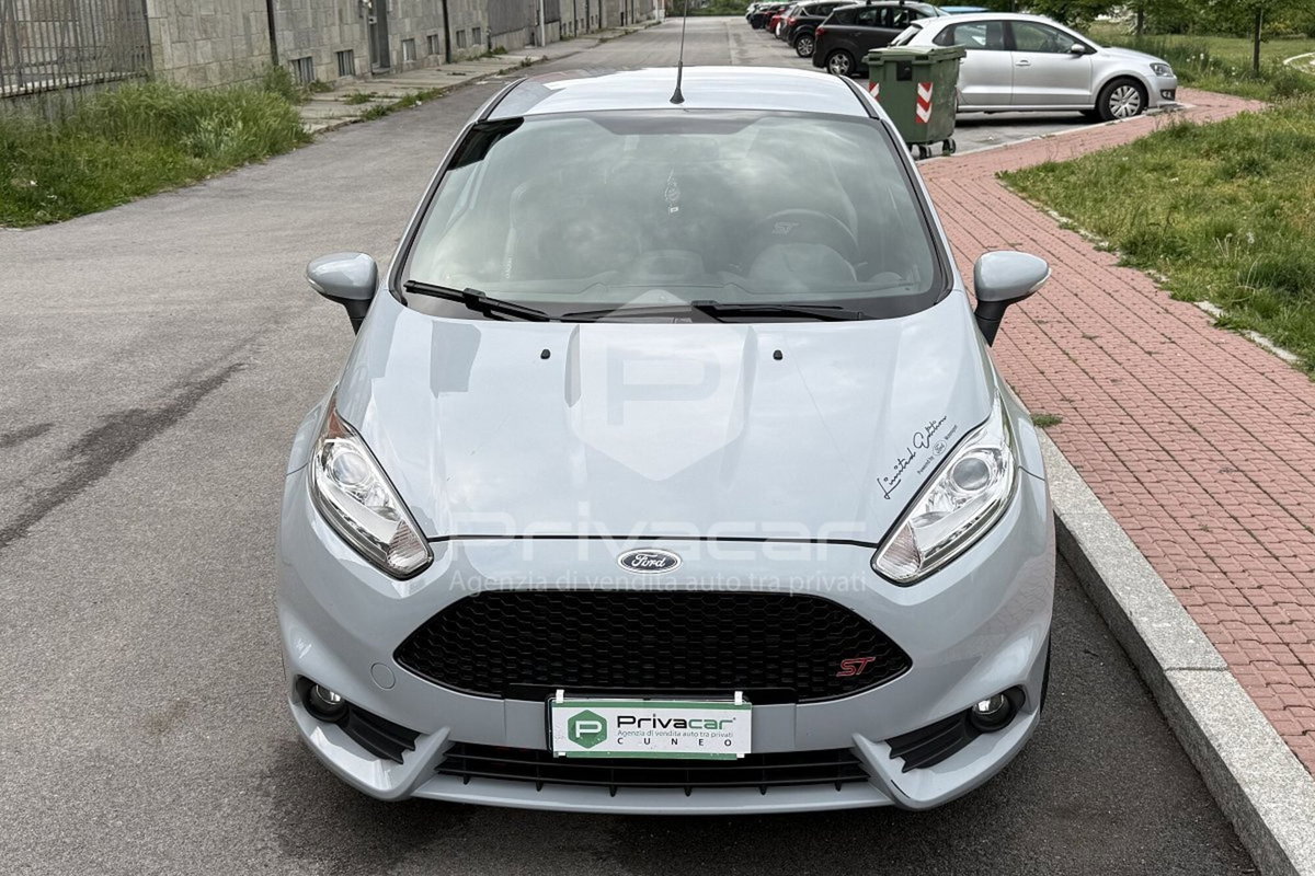 Ford Fiesta 1.6 200CV 3 porte ST 200 (2)