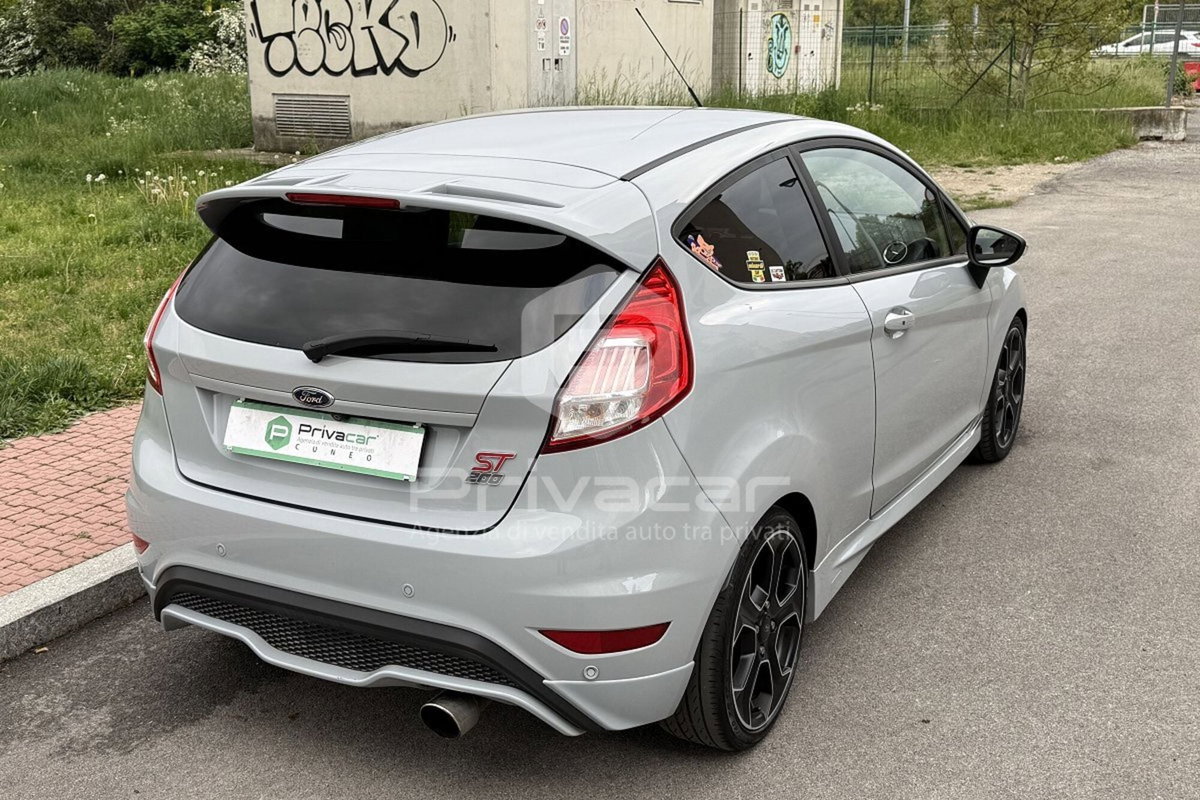Ford Fiesta 1.6 200CV 3 porte ST 200 (5)