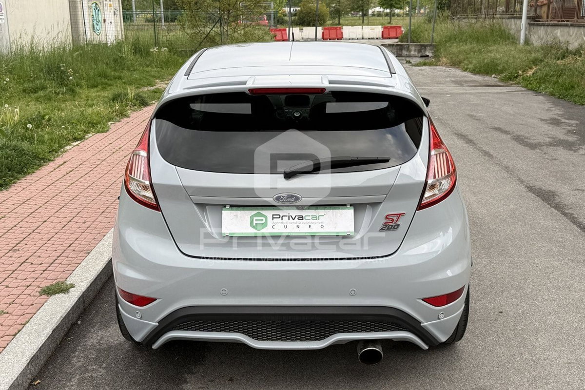Ford Fiesta 1.6 200CV 3 porte ST 200 (6)
