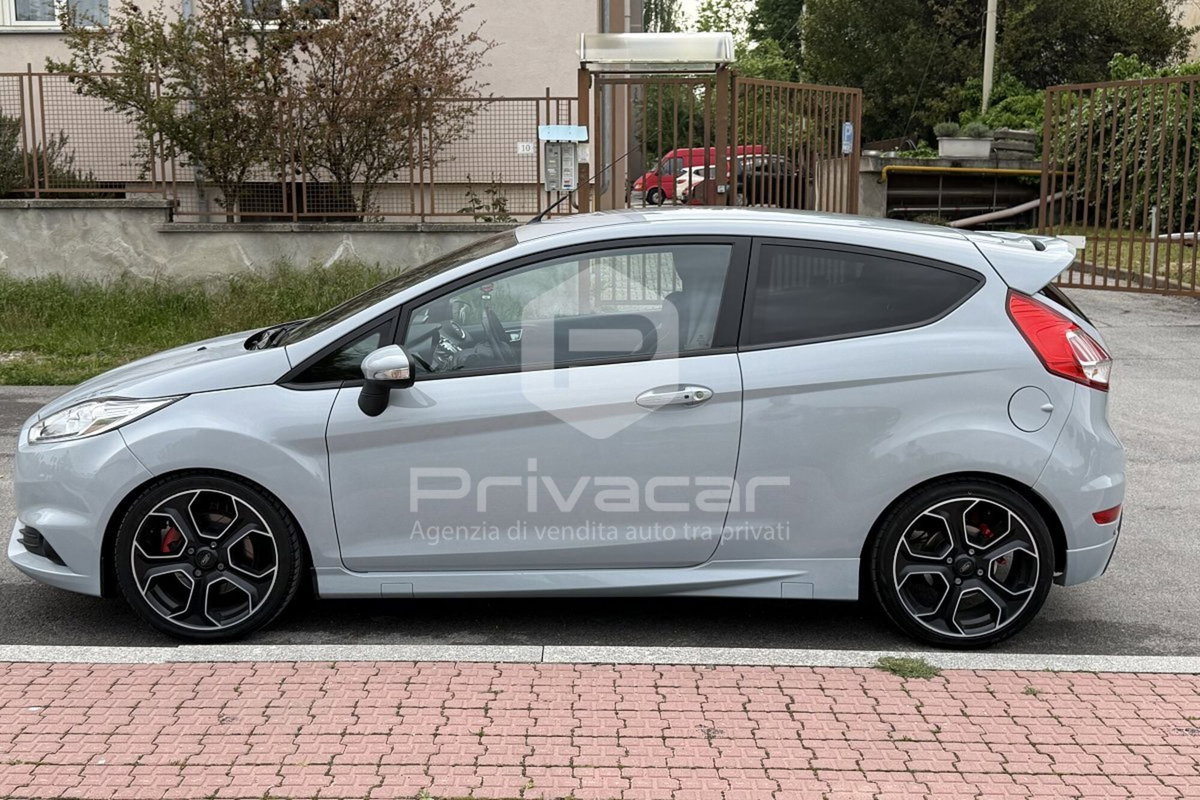 Ford Fiesta 1.6 200CV 3 porte ST 200 (8)