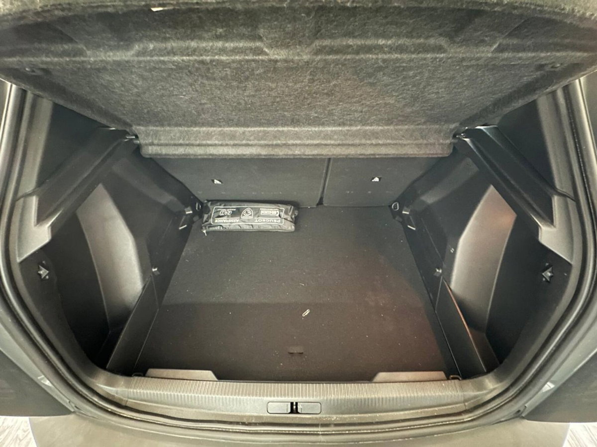 Peugeot 2008 1.2 puretech Allure s&s 100cv (19)