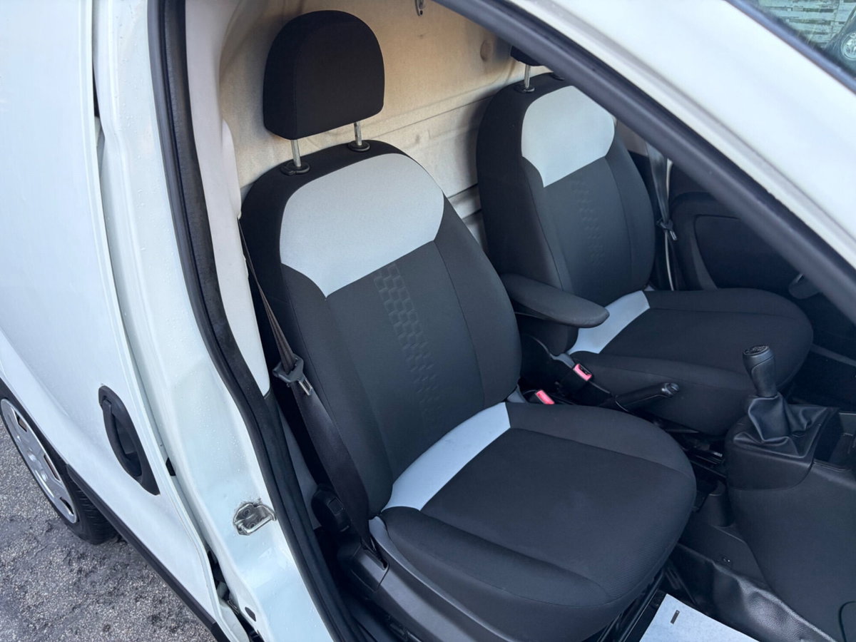 Fiat Fiorino Furgone cargo 1.3 mjt 95cv SX (10)