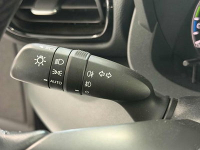 Toyota Yaris 1.5 5 porte Active (12)