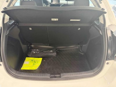 Toyota Yaris 1.5 5 porte Active (20)