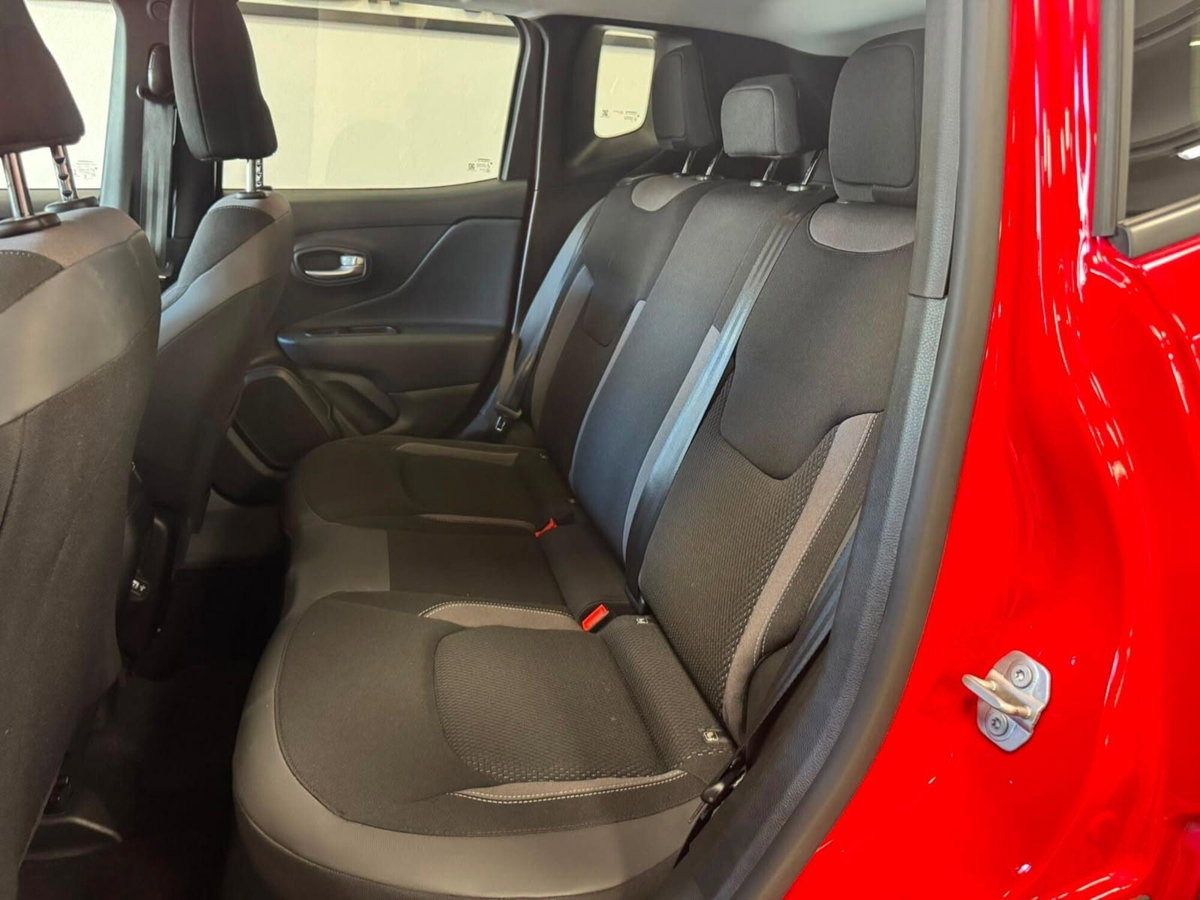 Jeep Renegade 1.5 Turbo T4 MHEV Limited (12)