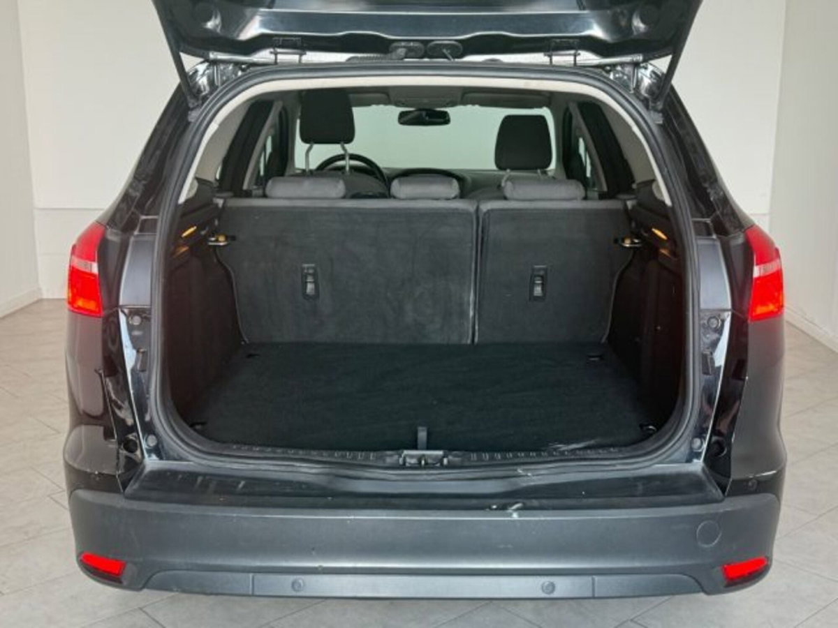 Ford Focus Station Wagon 1.5 TDCi 120 CV Start&Stop SW Titanium X (13)