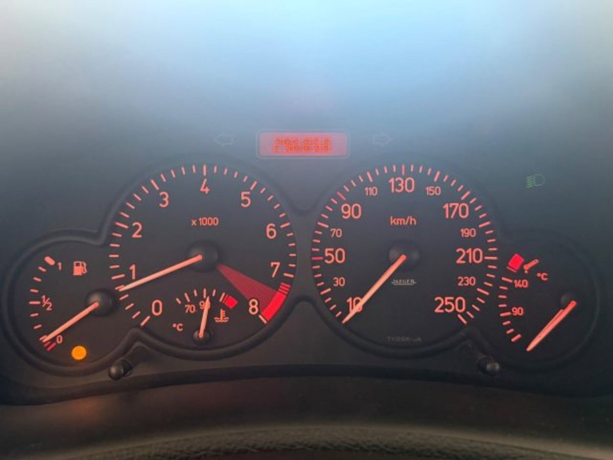 Peugeot 206 3p. XT (12)