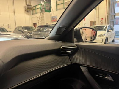Peugeot 2008 PureTech 100 S&S Allure (13)